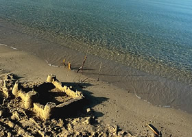 Childran play on Mugoni beach - Sardinia