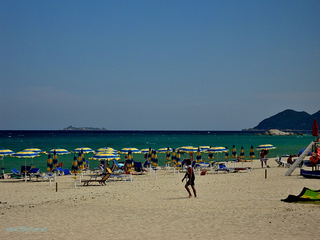 With around eight km Costa Rei beach is one of the longer sandy beach of southern Sardinia, this is also the reason that beach is never overcrowded