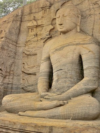 Gal Viharaya - Buddha statue