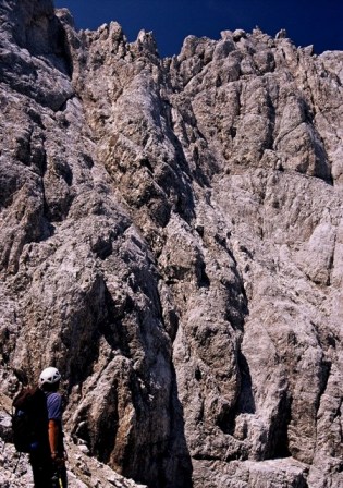 Climb to the wall of Mt. Visoki Rokav