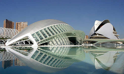 The City of Arts and Sciences in Valencia is open 365 days of the year, the Museum and the Oceanogr?fic both open to the public at 10:00 and you can then visit at any time you like - Valencia Spain 