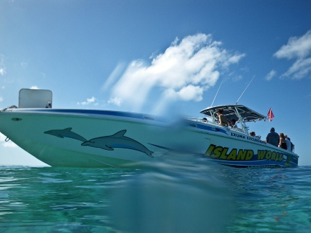 Bahamas tours - fun exploring island world with power boath