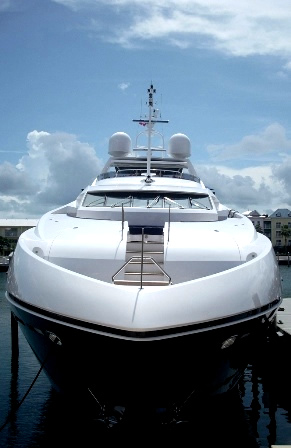 Luxury Bahamas yacht charters