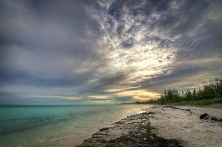 Guide for taveler - waiting on Bahamas sunset