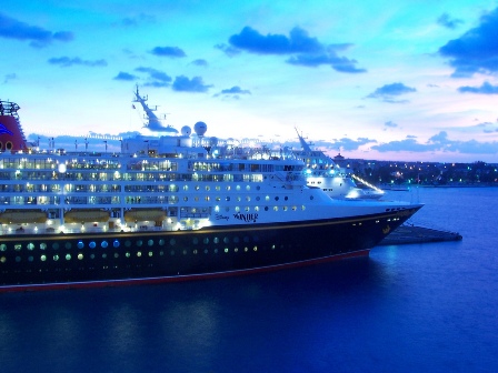Cruises to Bahamas - best vacation type