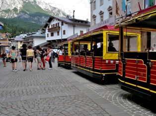 Stroll along the streets of Cortina - Dolomites