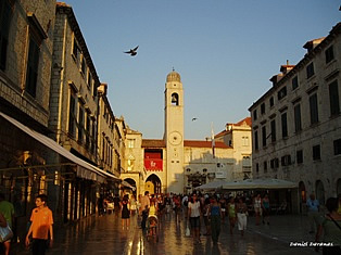 Dubrovni, Stradun square and street