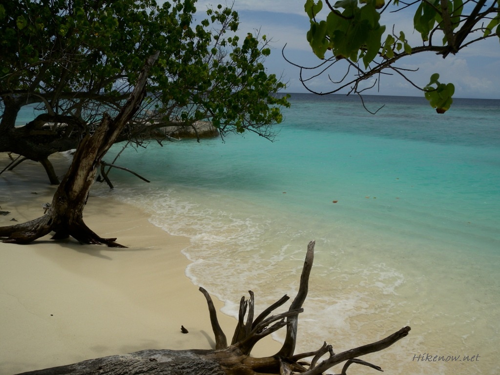 Maldives climate - sunny and warm beaches