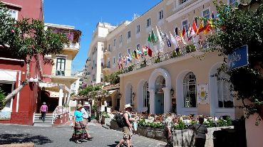 The B&B in Naples, Italy is inexpensive and nice starting point to discover Bay of Naples
