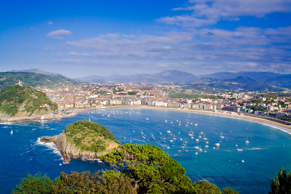 San Sebastian, trip to Monte Igueldo - On this mountain you will find an amazing amusement park, a wooden lighthouse and panoramic views of San Sebastian - Spain 